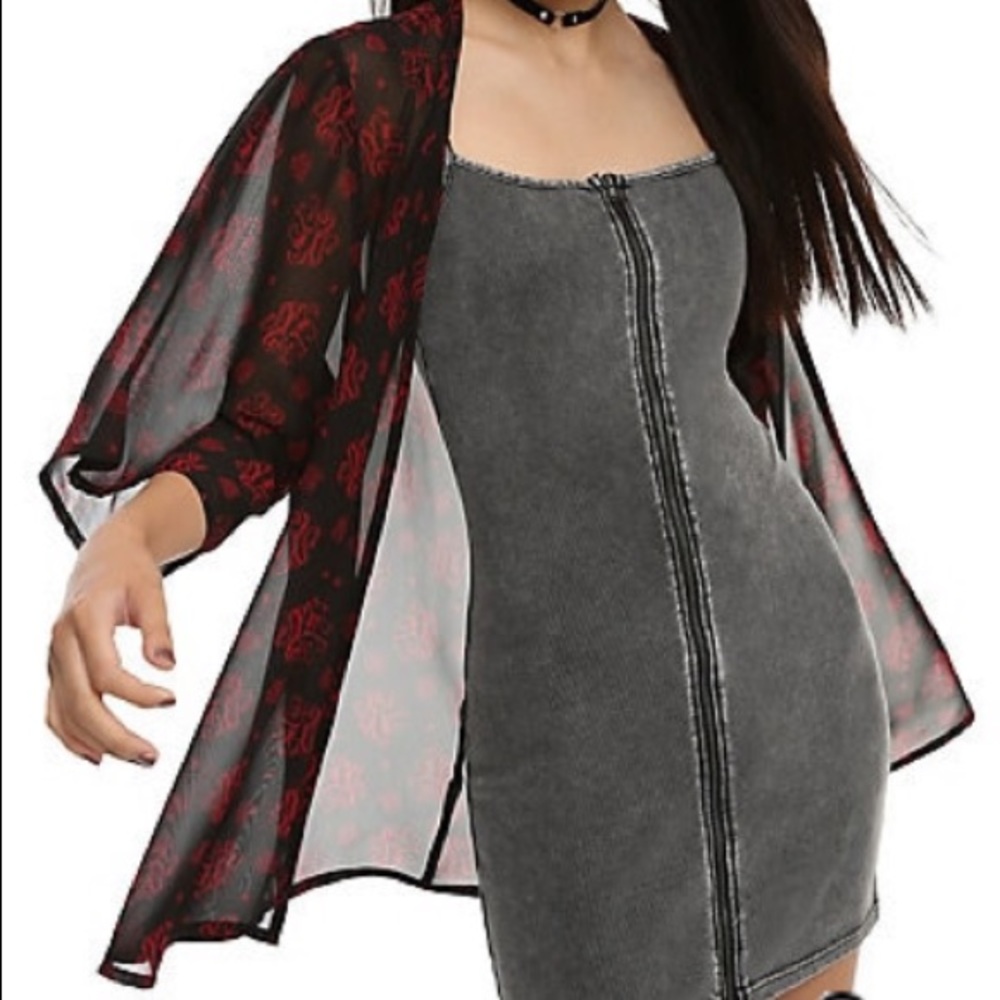 NWT Harry Potter Gryffindor kimono